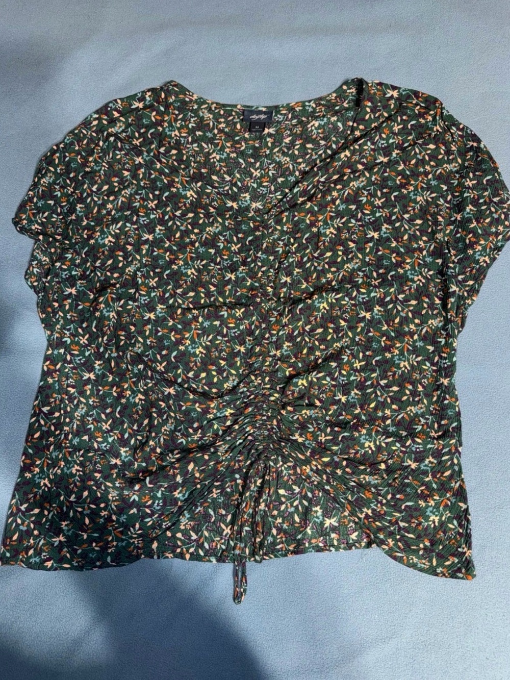 Daytrip Dark Green Floral Ruched Short Sleeve Tee